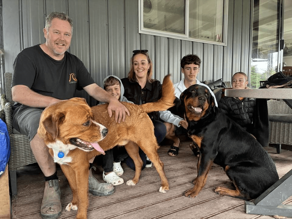 Suarez found his awesome&nbsp;family!